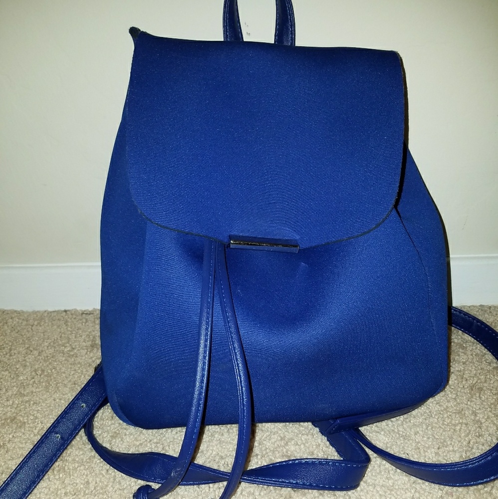 Forever 21 blue mini back pack💙